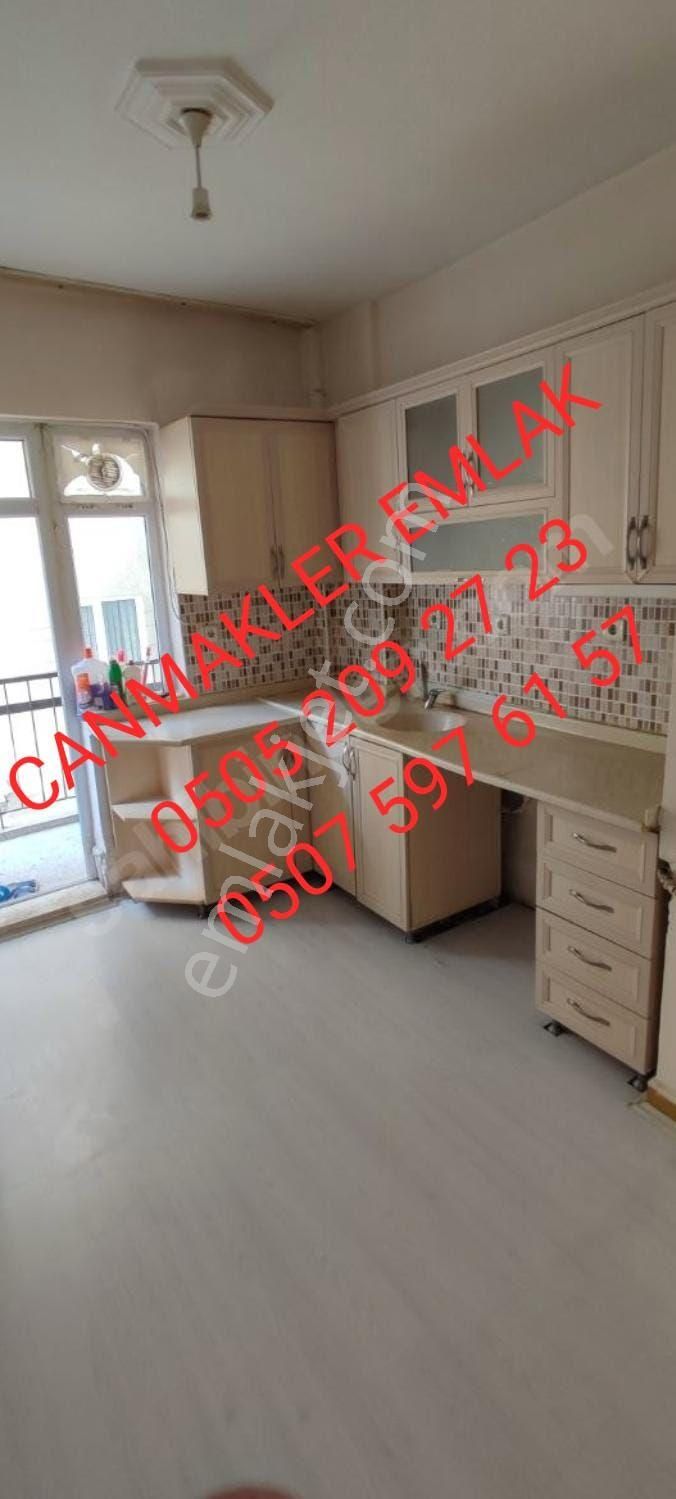 Demetevlerde Hastane Metro Dibinde Otoparklı Asansörlü 3+1 Kiralık Daire