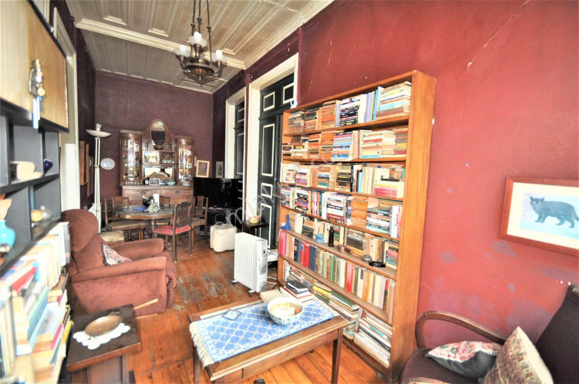 Yeşilköy Merkezde Müstakil Bahçeli 3 Katlı Ahşap Köşk - Görsel 3