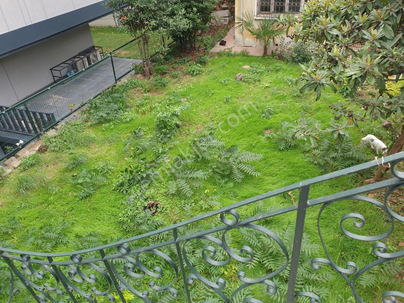 Yeşilköy Merkezde Müstakil Bahçeli 3 Katlı Ahşap Köşk - Görsel 28