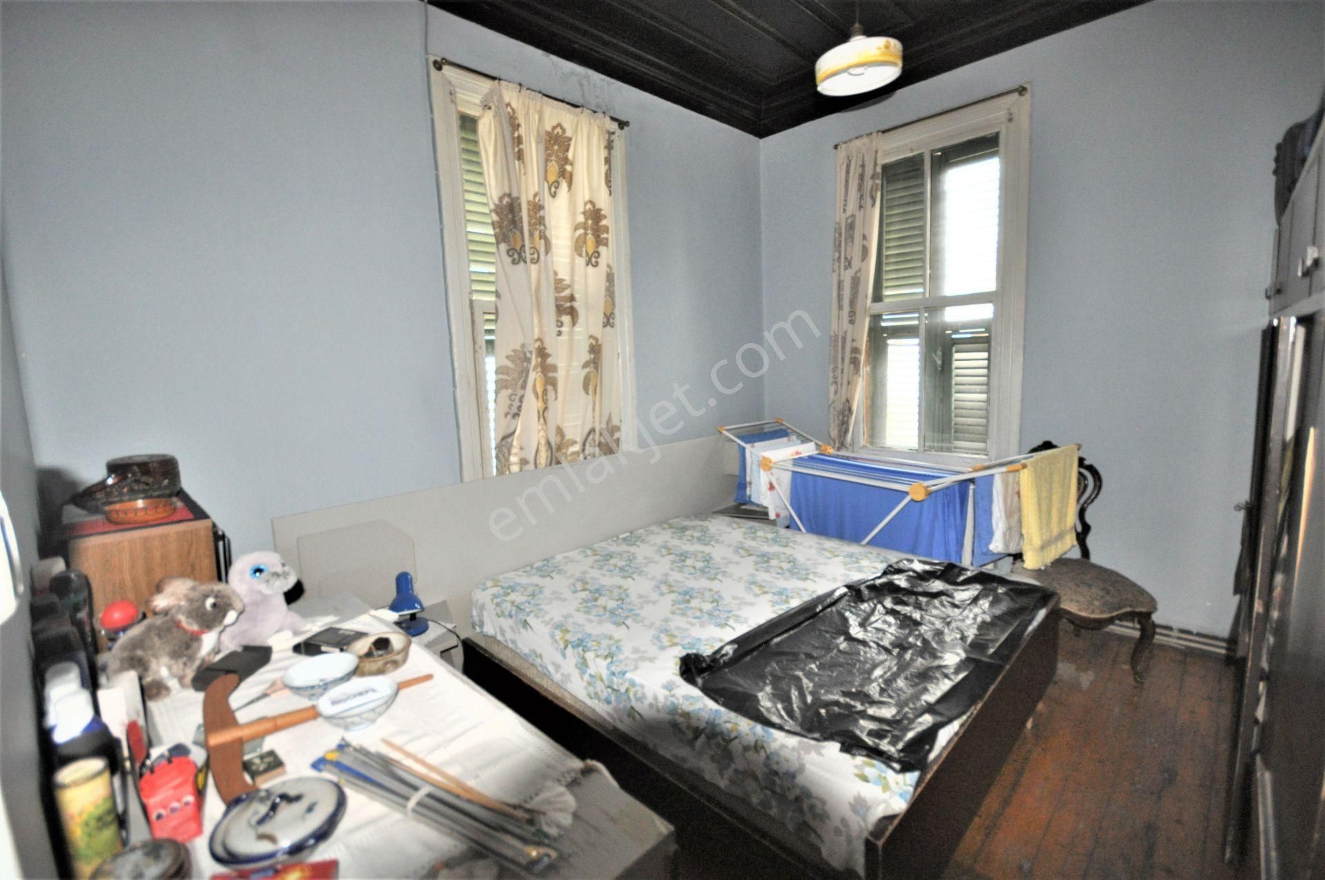 Yeşilköy Merkezde Müstakil Bahçeli 3 Katlı Ahşap Köşk - Görsel 14