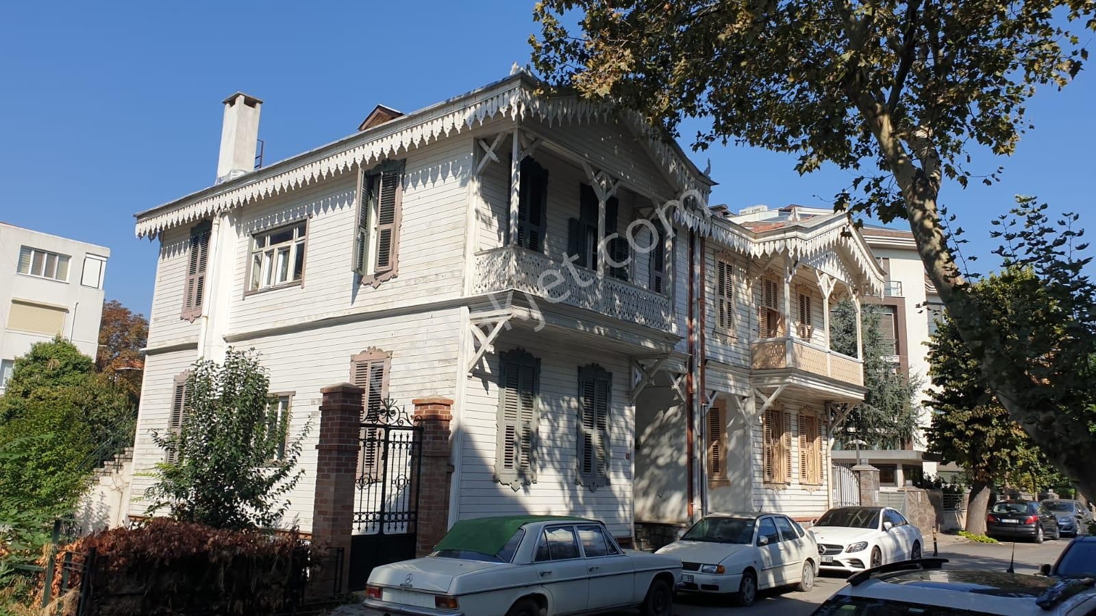 Yeşilköy Merkezde Müstakil Bahçeli 3 Katlı Ahşap Köşk - Görsel 29