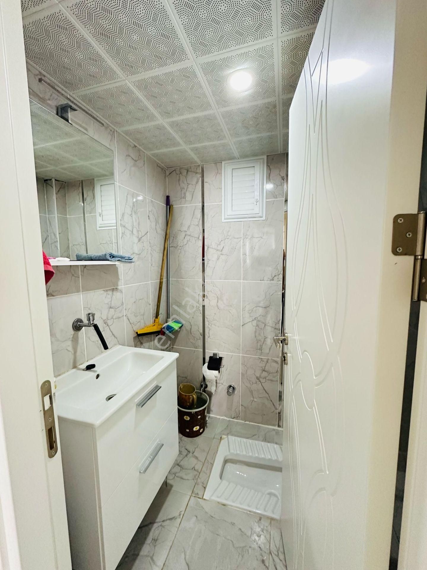 Feridunçelik'te Ebeveyn Banyolu Asansörlü Full Yapılı Teras Balkonlu 3+1 Katta Satılık Daire ! - Görsel 25