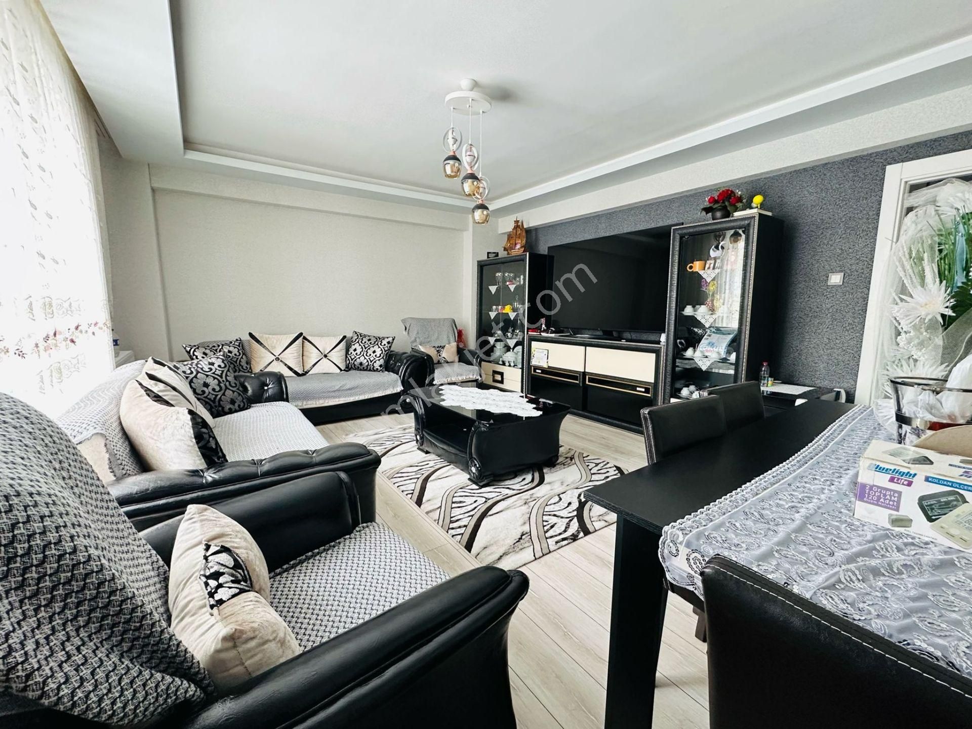 Feridunçelik'te Ebeveyn Banyolu Asansörlü Full Yapılı Teras Balkonlu 3+1 Katta Satılık Daire ! - Görsel 10