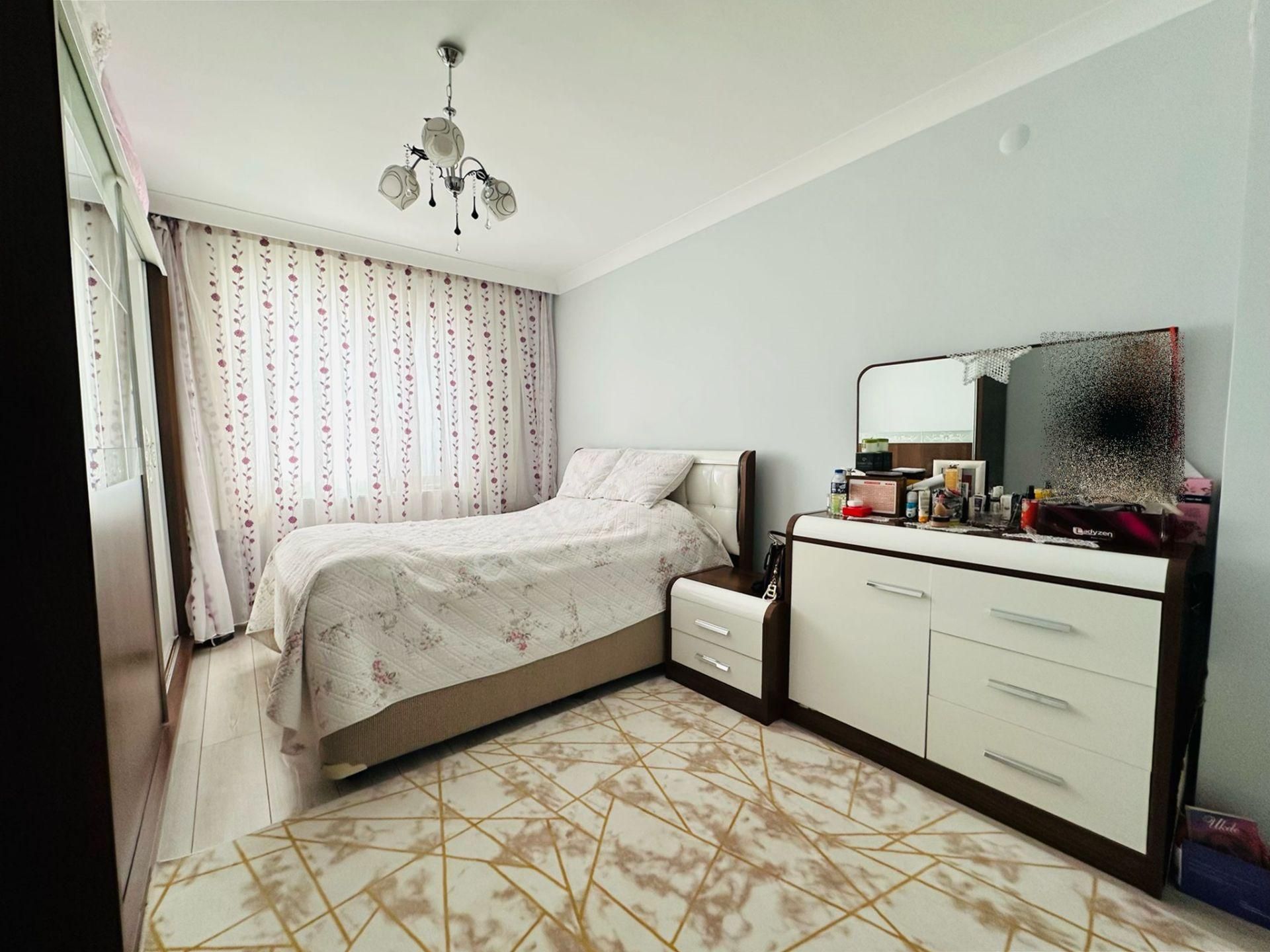 Feridunçelik'te Ebeveyn Banyolu Asansörlü Full Yapılı Teras Balkonlu 3+1 Katta Satılık Daire ! - Görsel 17