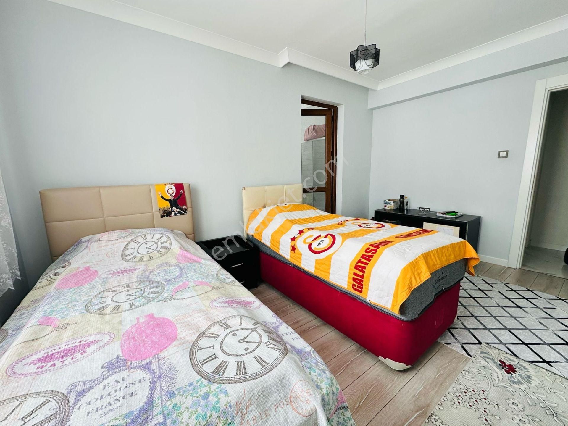 Feridunçelik'te Ebeveyn Banyolu Asansörlü Full Yapılı Teras Balkonlu 3+1 Katta Satılık Daire ! - Görsel 15