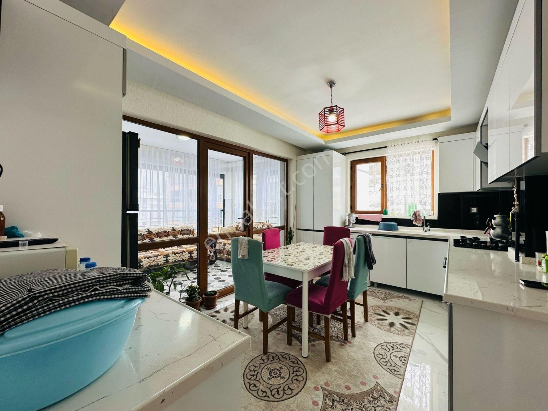 Feridunçelik'te Ebeveyn Banyolu Asansörlü Full Yapılı Teras Balkonlu 3+1 Katta Satılık Daire ! - Görsel 5