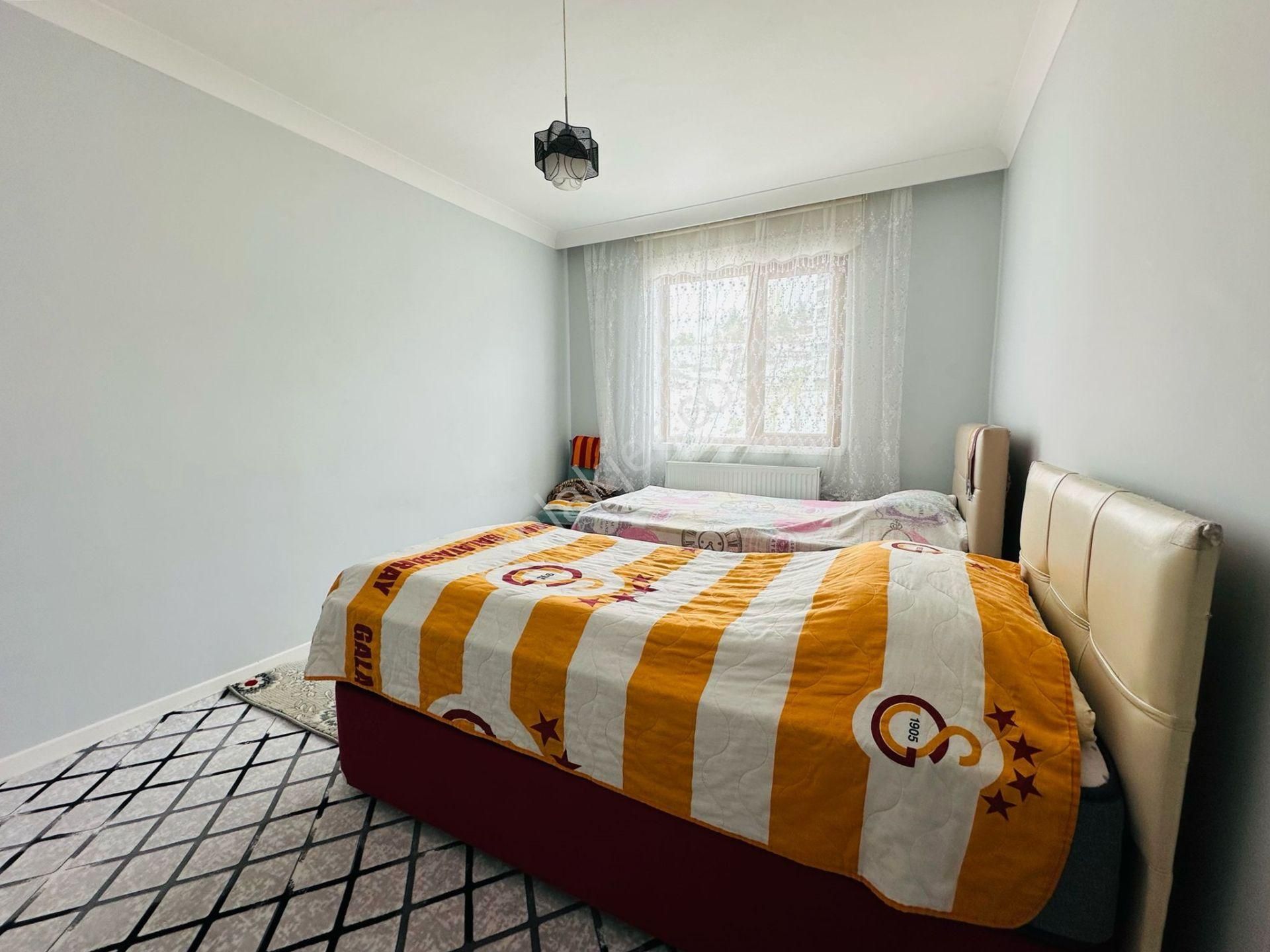 Feridunçelik'te Ebeveyn Banyolu Asansörlü Full Yapılı Teras Balkonlu 3+1 Katta Satılık Daire ! - Görsel 14