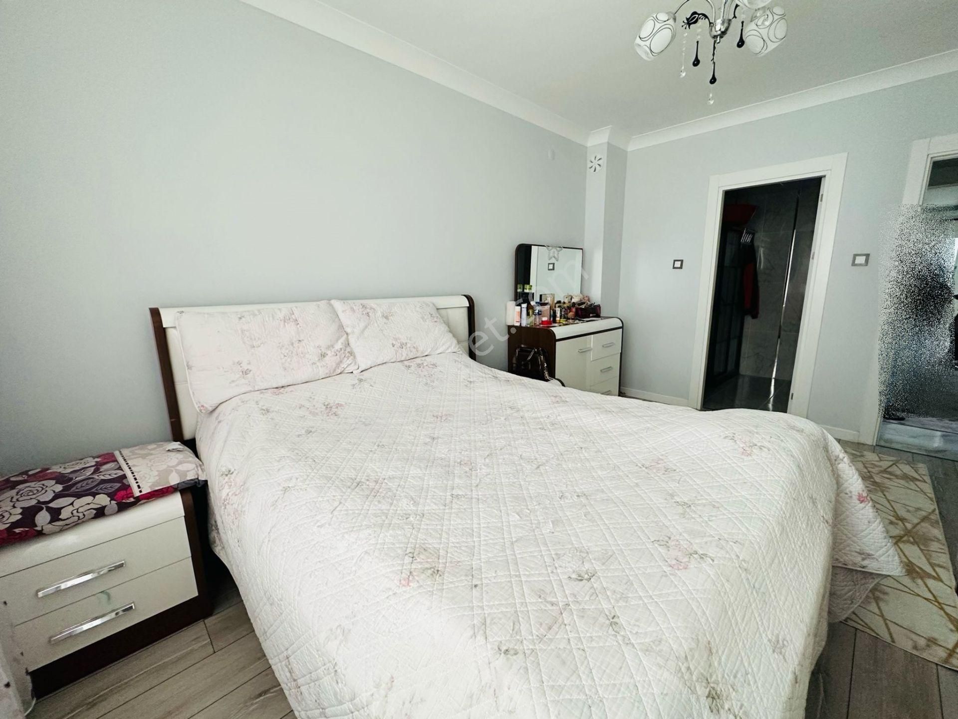 Feridunçelik'te Ebeveyn Banyolu Asansörlü Full Yapılı Teras Balkonlu 3+1 Katta Satılık Daire ! - Görsel 18