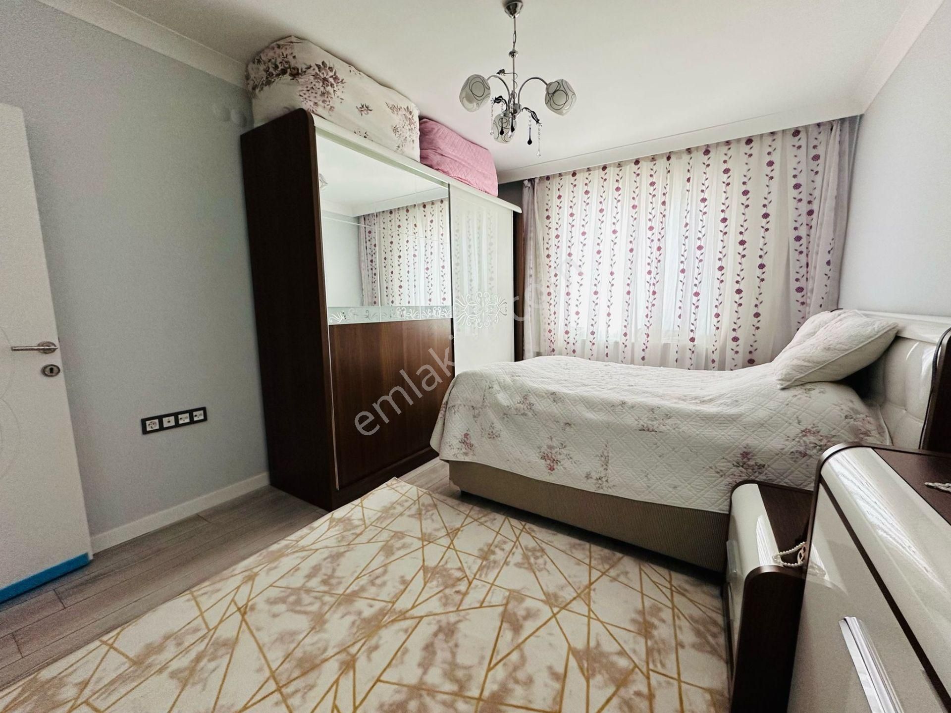 Feridunçelik'te Ebeveyn Banyolu Asansörlü Full Yapılı Teras Balkonlu 3+1 Katta Satılık Daire ! - Görsel 16