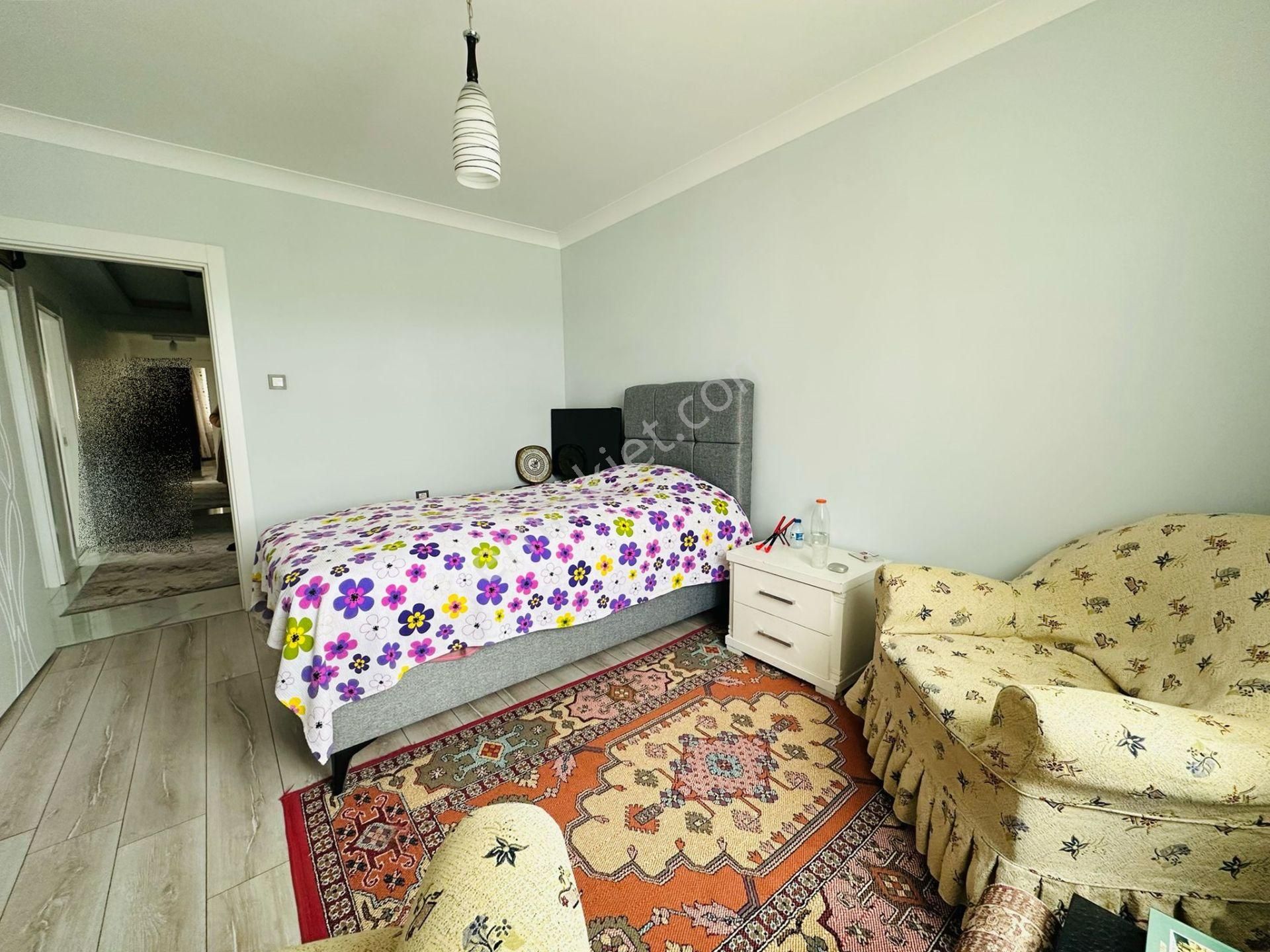 Feridunçelik'te Ebeveyn Banyolu Asansörlü Full Yapılı Teras Balkonlu 3+1 Katta Satılık Daire ! - Görsel 12