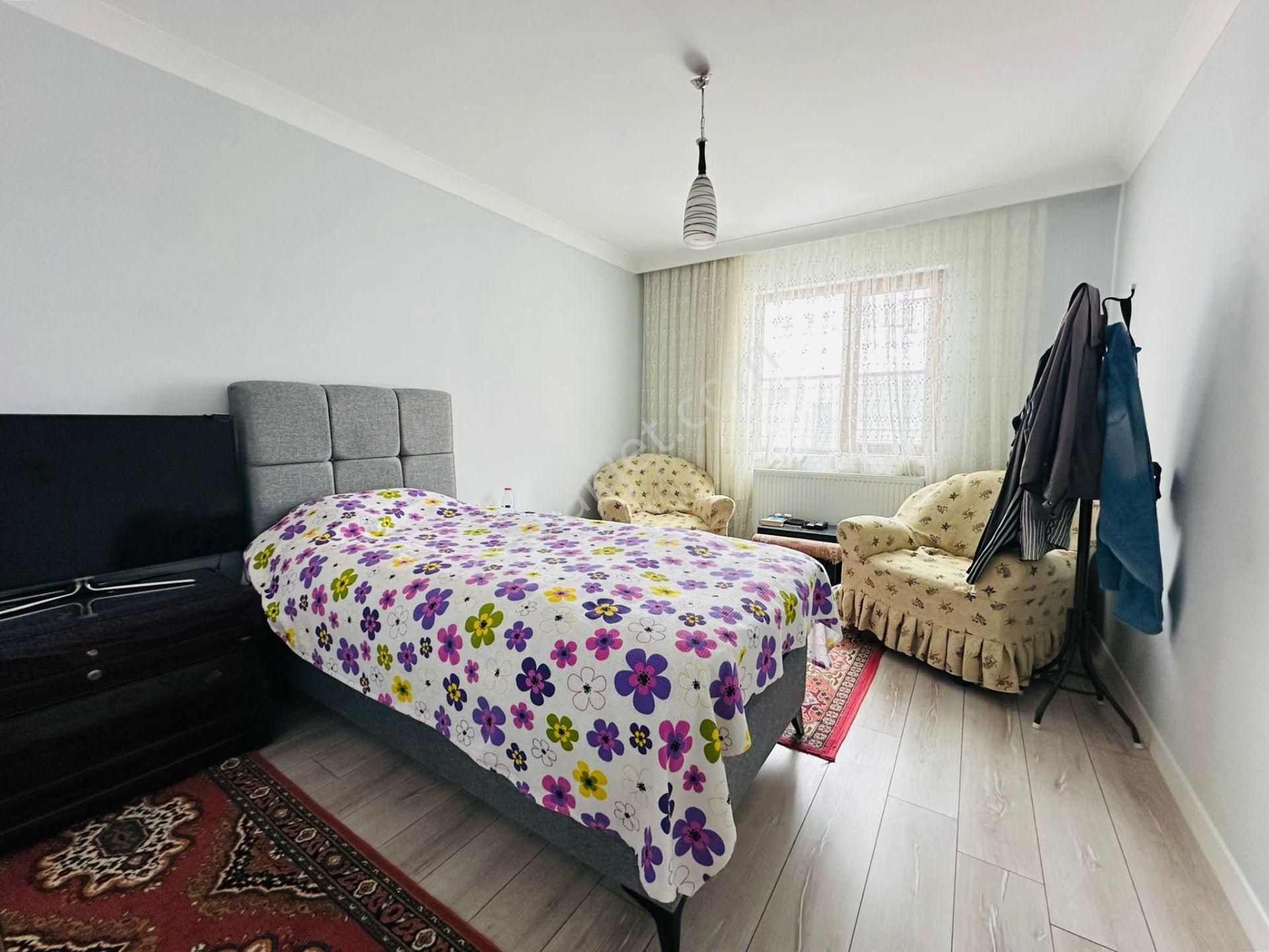 Feridunçelik'te Ebeveyn Banyolu Asansörlü Full Yapılı Teras Balkonlu 3+1 Katta Satılık Daire ! - Görsel 11