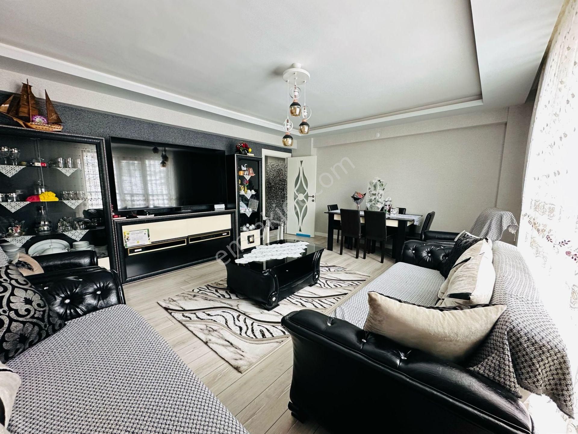 Feridunçelik'te Ebeveyn Banyolu Asansörlü Full Yapılı Teras Balkonlu 3+1 Katta Satılık Daire ! - Görsel 9