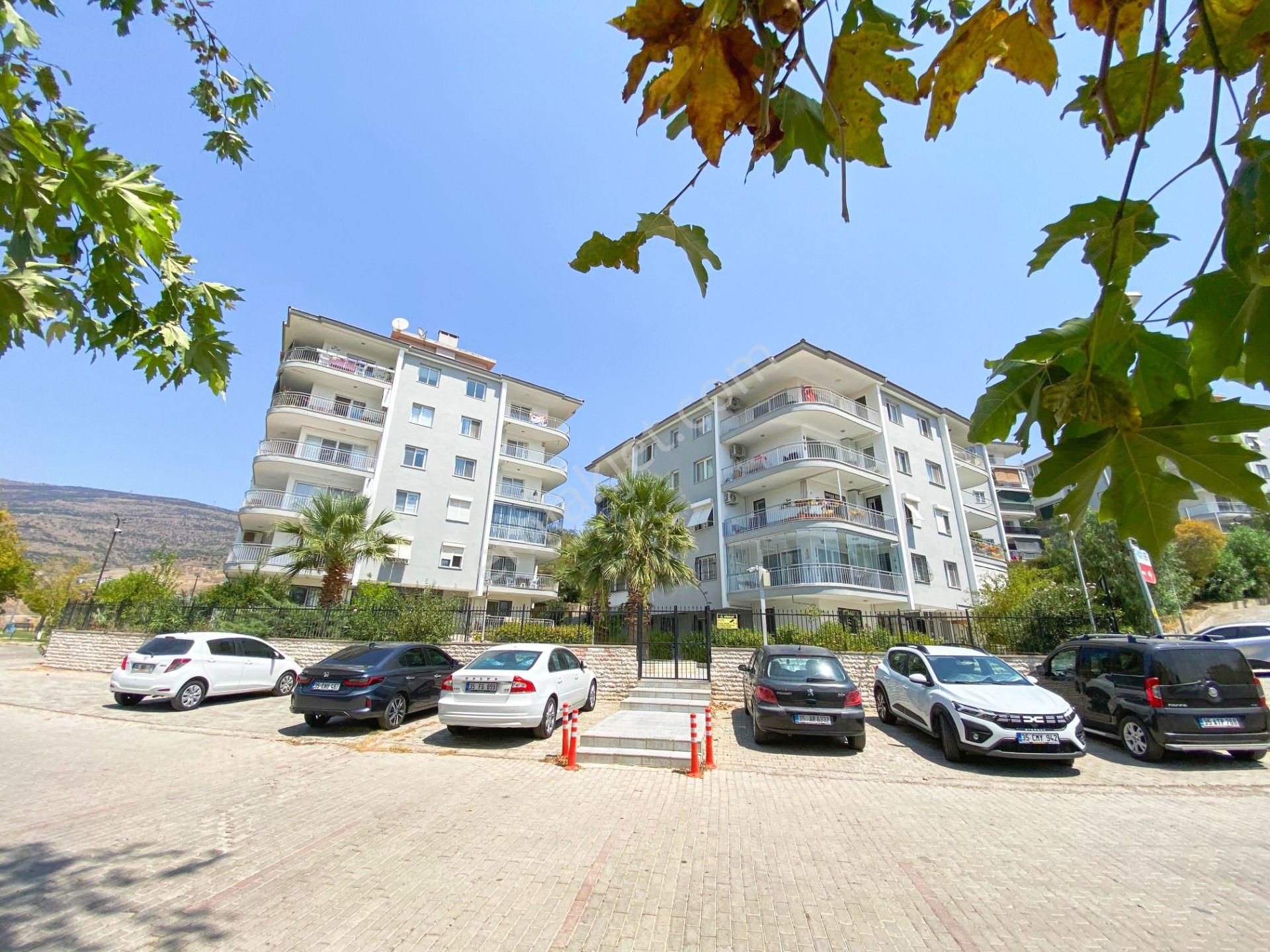 Bornova Atatürk Mahallesinde Deniz Manzaralı 3+1 Satılık Daire - Görsel 34