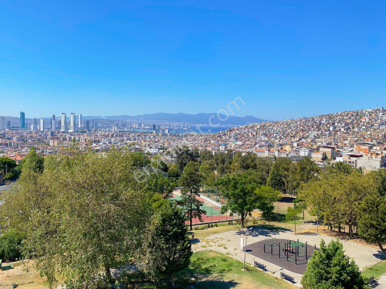 Bornova Atatürk Mahallesinde Deniz Manzaralı 3+1 Satılık Daire - Görsel 4