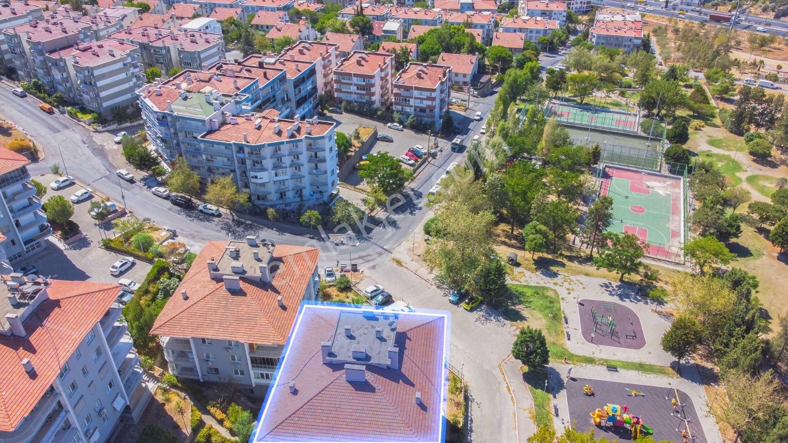 Bornova Atatürk Mahallesinde Deniz Manzaralı 3+1 Satılık Daire - Görsel 7