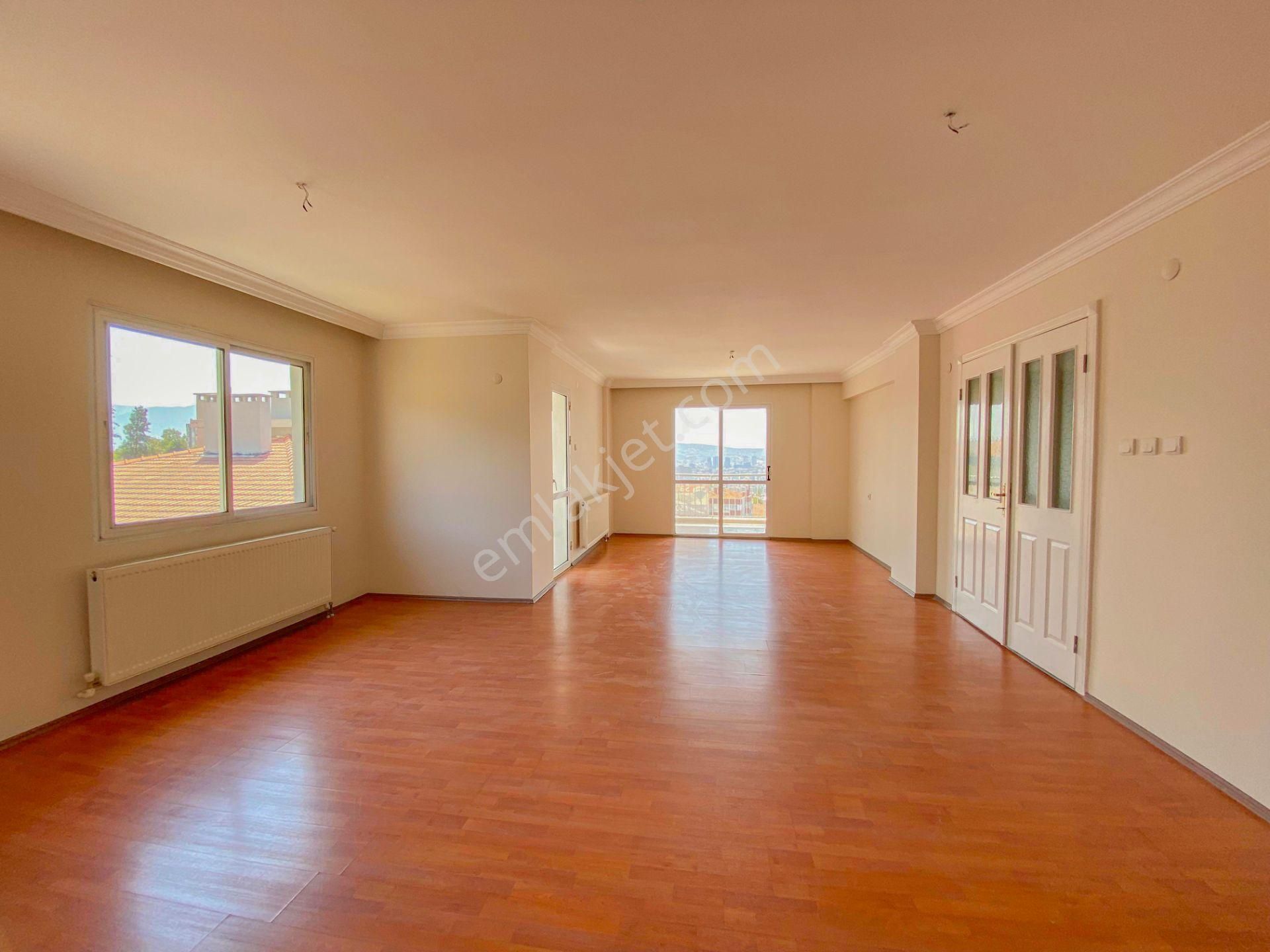 Bornova Atatürk Mahallesinde Deniz Manzaralı 3+1 Satılık Daire - Görsel 9