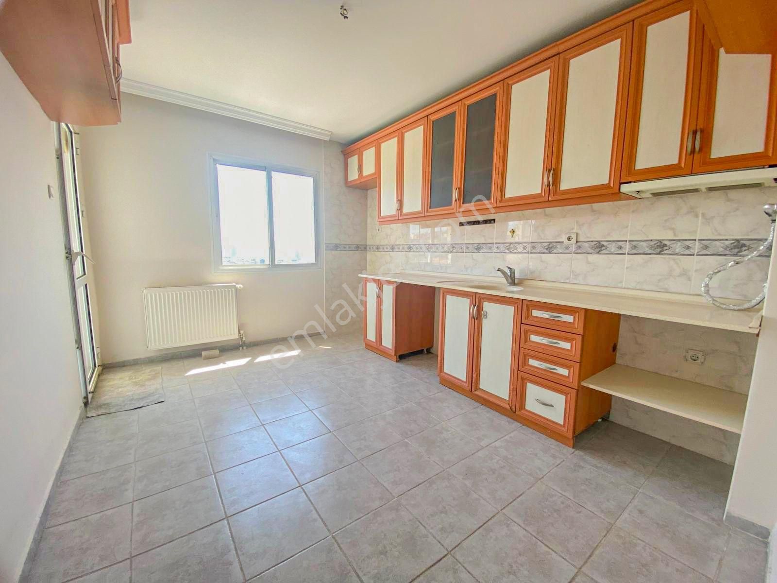 Bornova Atatürk Mahallesinde Deniz Manzaralı 3+1 Satılık Daire - Görsel 14