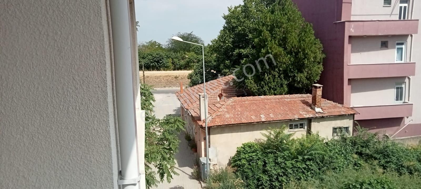 Edirne Saraçhane Mevkiinde Satılık 2+1 Geniş Daire
