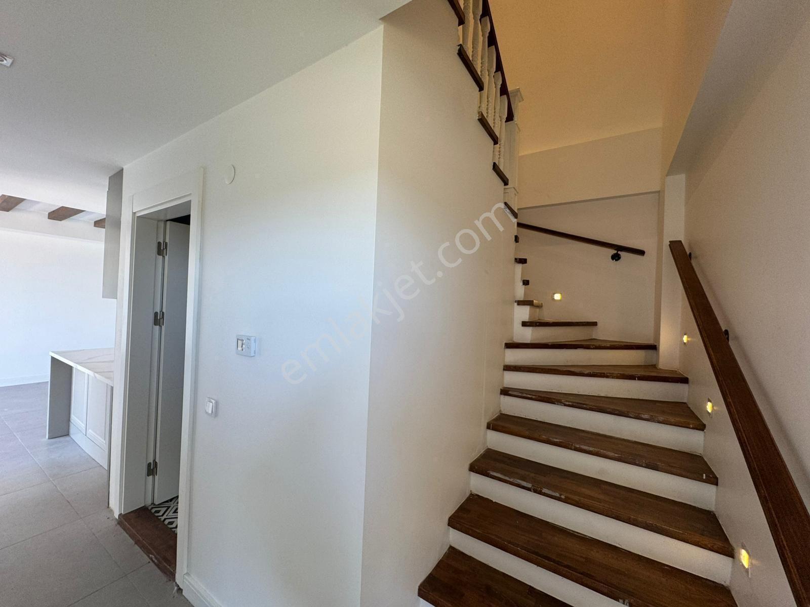 Kuşadası Davutlarda Tek Müstakil Özel Havuzlu Ve Garajlı 4+1 180m2 Deniz Manzaralı Lux Villa - Görsel 21