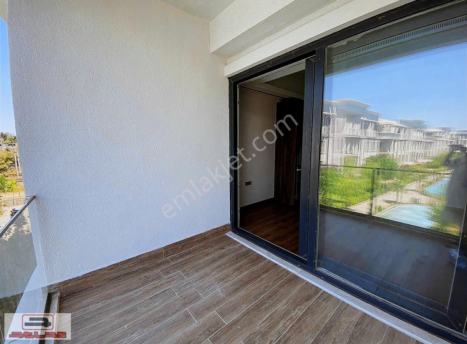 Atlas Emlak Kartepe Zeray Mahall Kiralık Çatı Dublex Daire