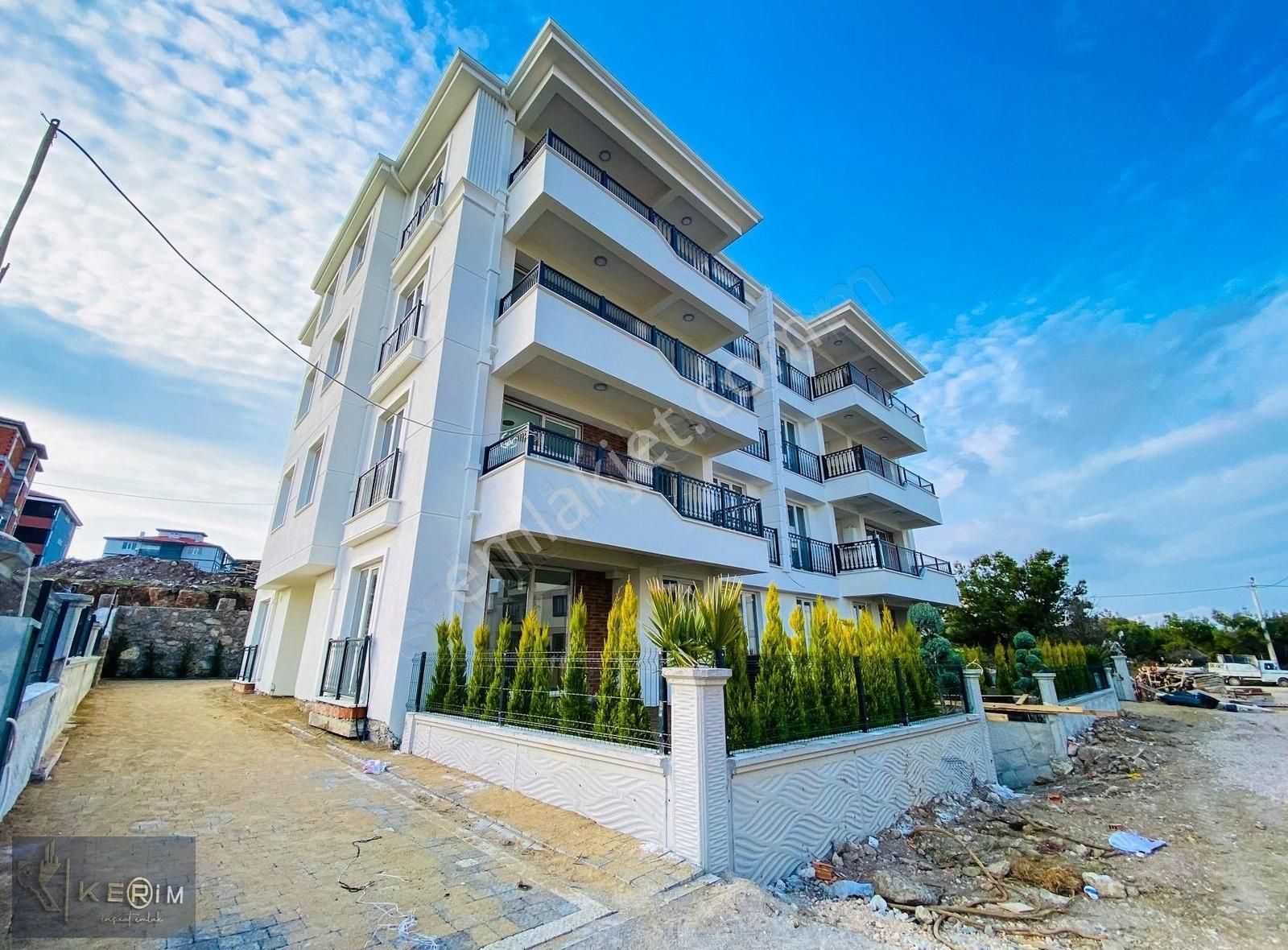 Firmadan Ayvacık Merkezde Satılık Sıfır Yerden Isıtma 2+1 Daire