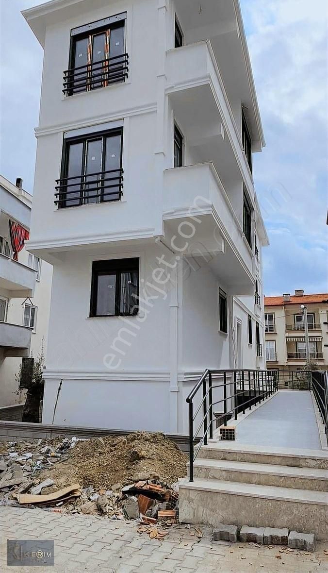 ⭕ Kerim'den Satılık Küçükkuyu Merkez 3+1 Ayrı Mutfak Daire