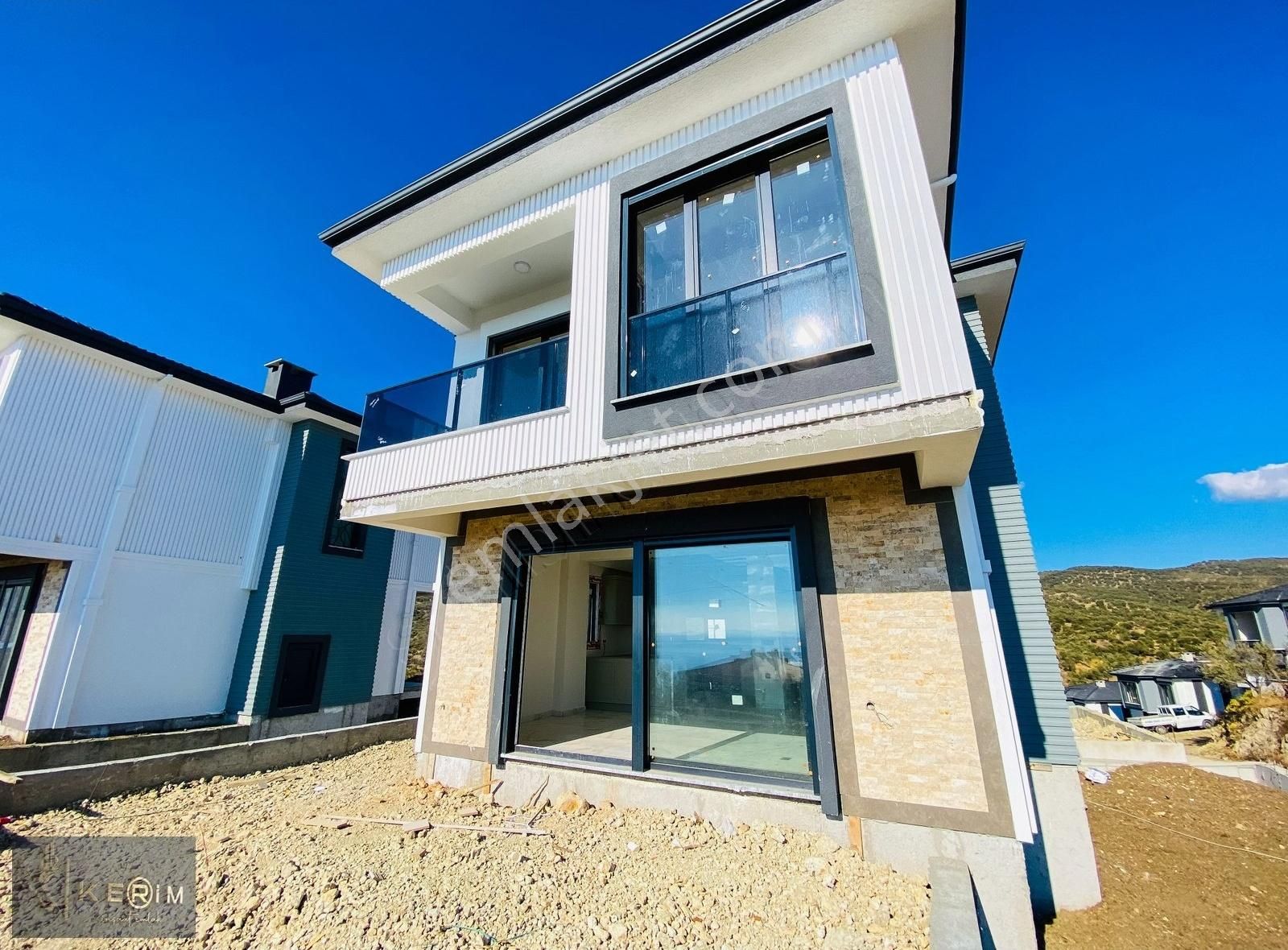 ⭕ Küçükkuyu Emsalsiz Projede Satılık Deniz Dağ Manz. Villa