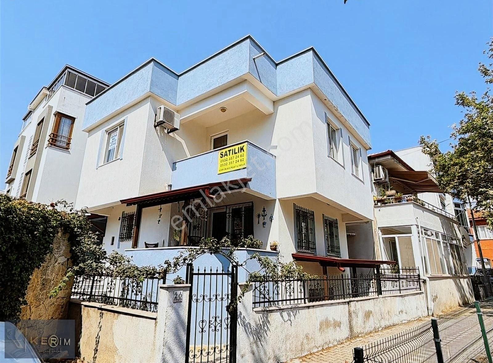 Kerim'den Küçükkuyu'da Denize 50mt Mesafede 3+1 Satılık Villa