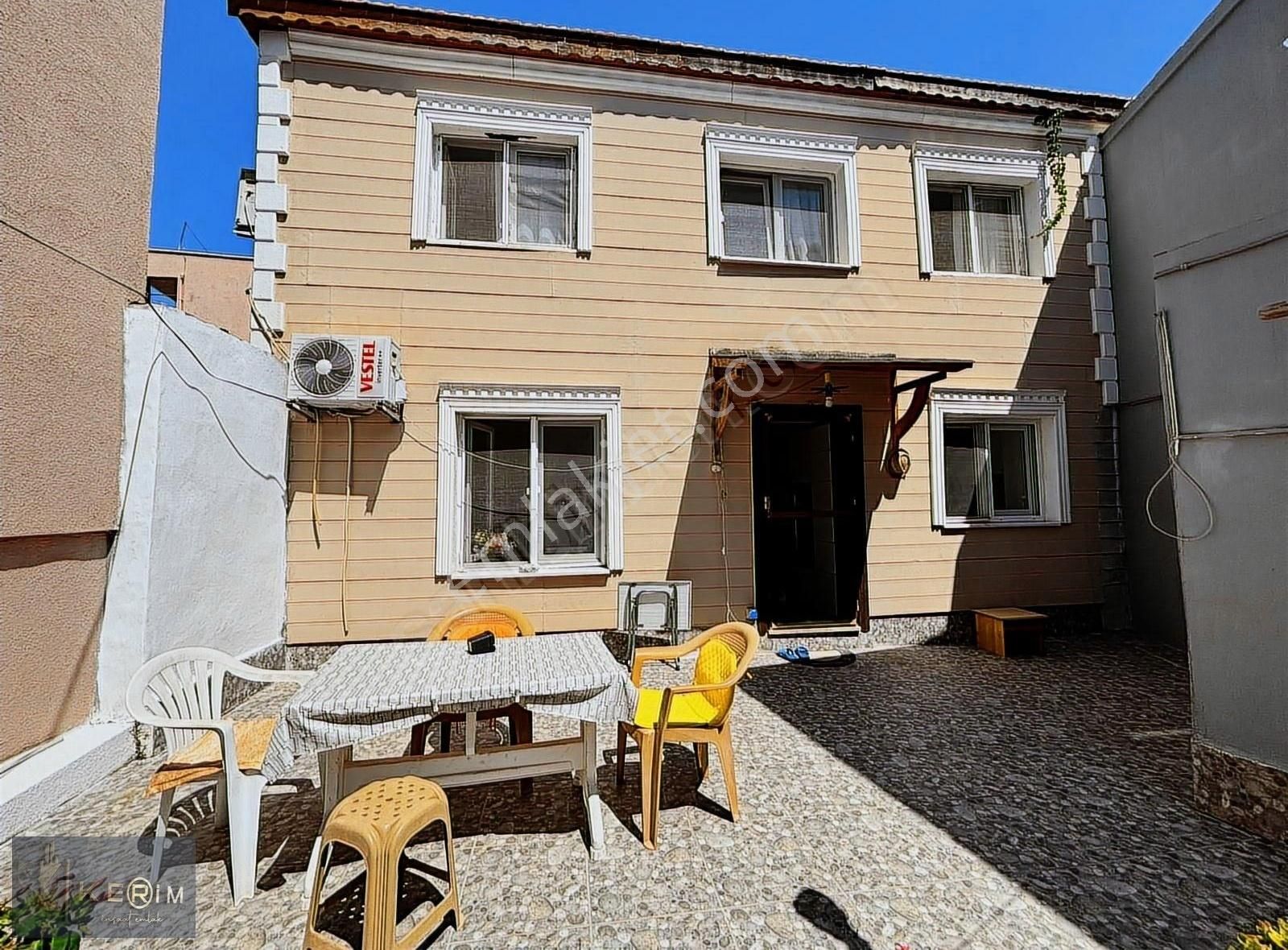 Kerim'den Küçükkuyu Sahil Mahalesi Satılık 4+1 Müstakil Villa
