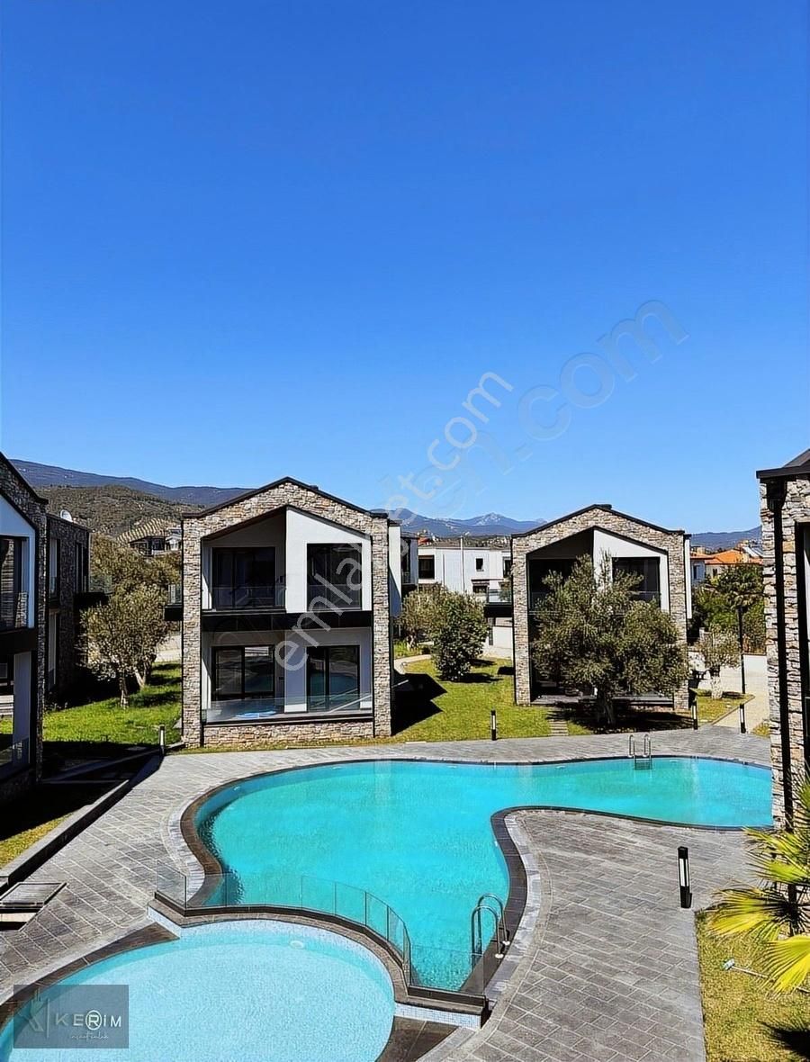 Kerim'den Güre Satılık Havuzlu Site İçinde Lüx 3+1 Villa
