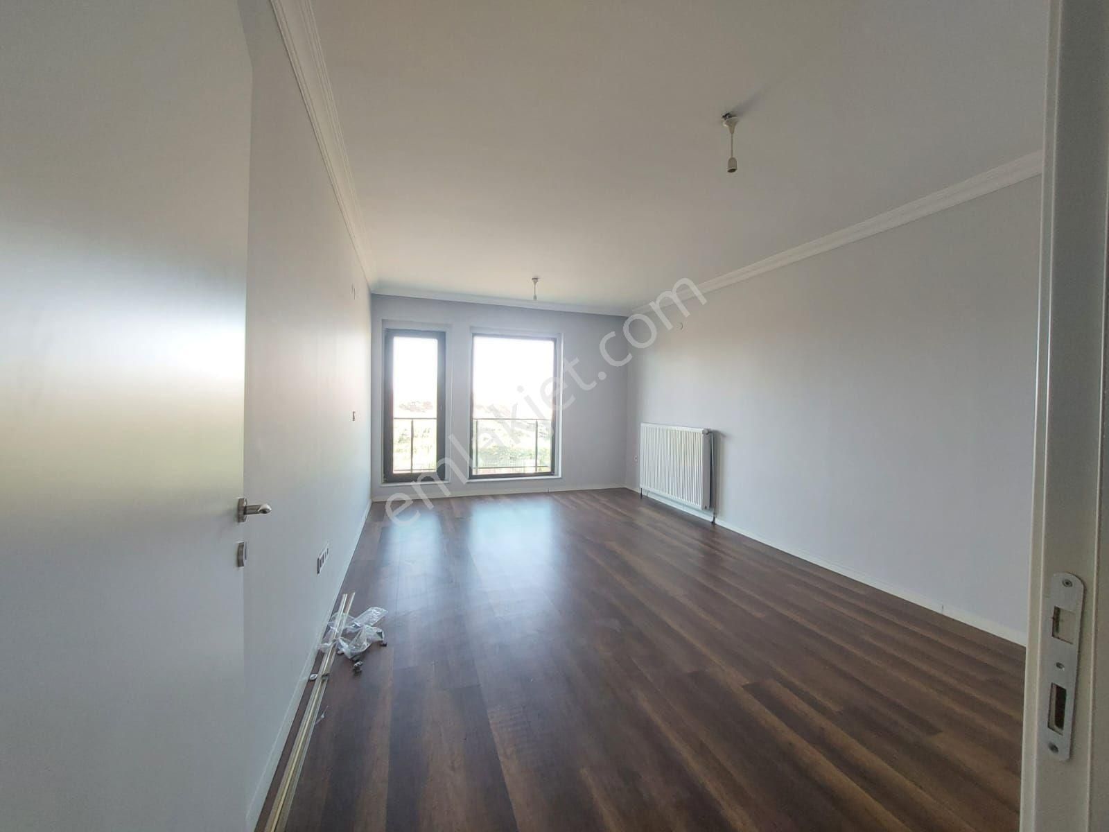 Akgün Zümrüt Evlerde 2+1 Kiralık Daire
