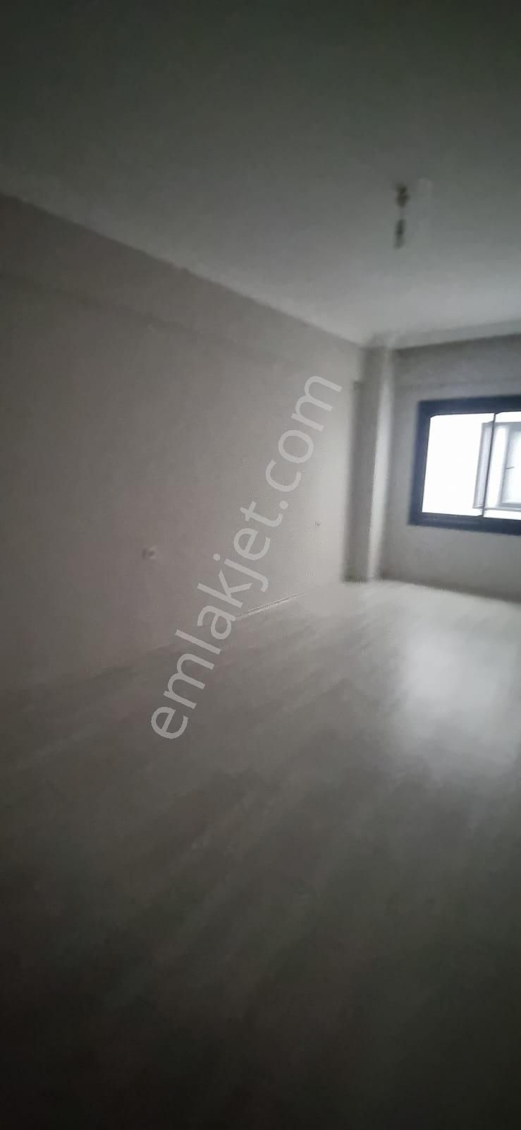 Tombul Emlaktan Yeşil Mahallede 3+1 Kiralık Daire - Görsel 3