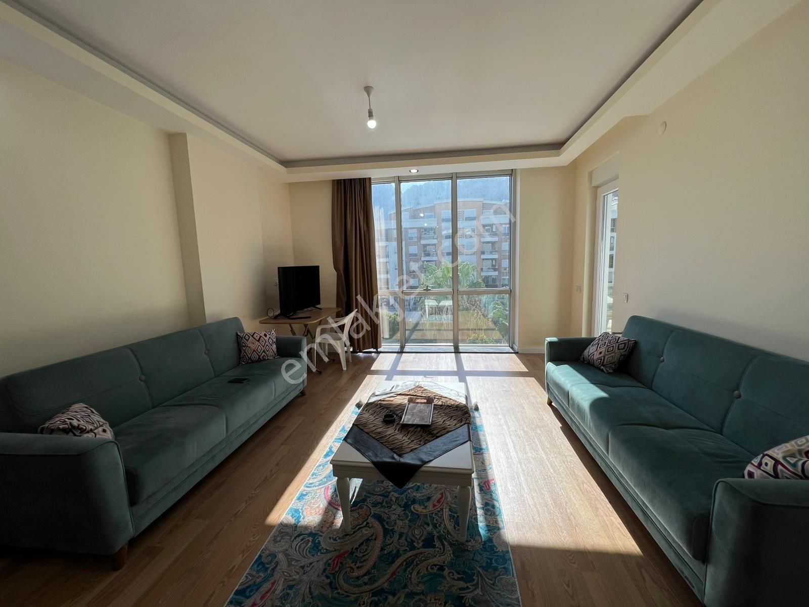 Hurma Mahallesi’nde Havuzlu Site İçerisinde Satılık 1+1 Daire - Görsel 3