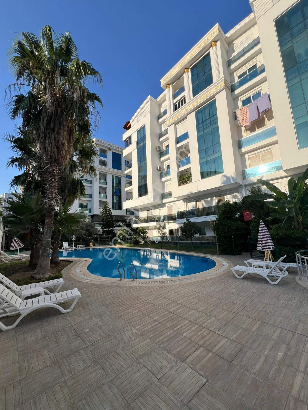 Hurma Mahallesi’nde Havuzlu Site İçerisinde Satılık 1+1 Daire - Görsel 16