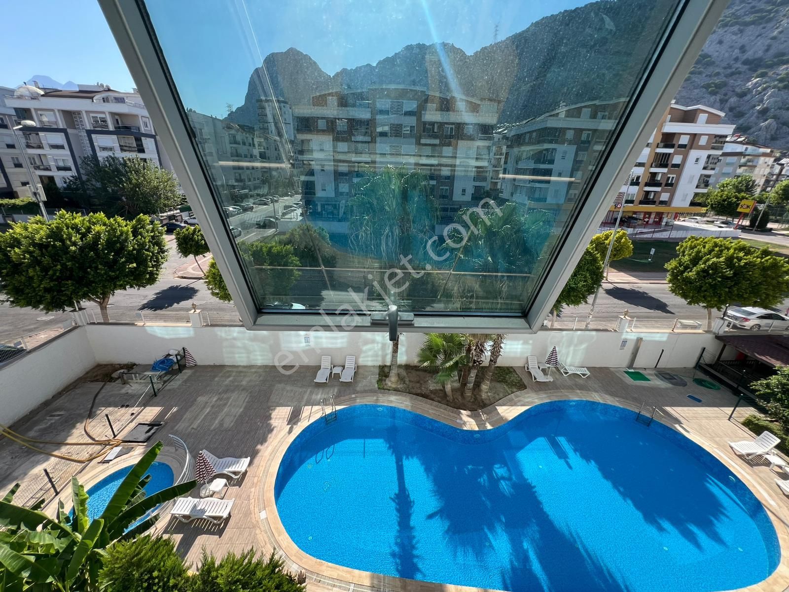 Hurma Mahallesi’nde Havuzlu Site İçerisinde Satılık 1+1 Daire - Görsel 15