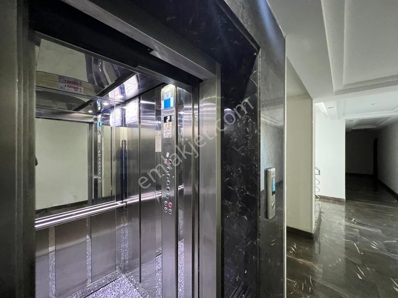 Hurma Mahallesi’nde Havuzlu Site İçerisinde Satılık 1+1 Daire - Görsel 14