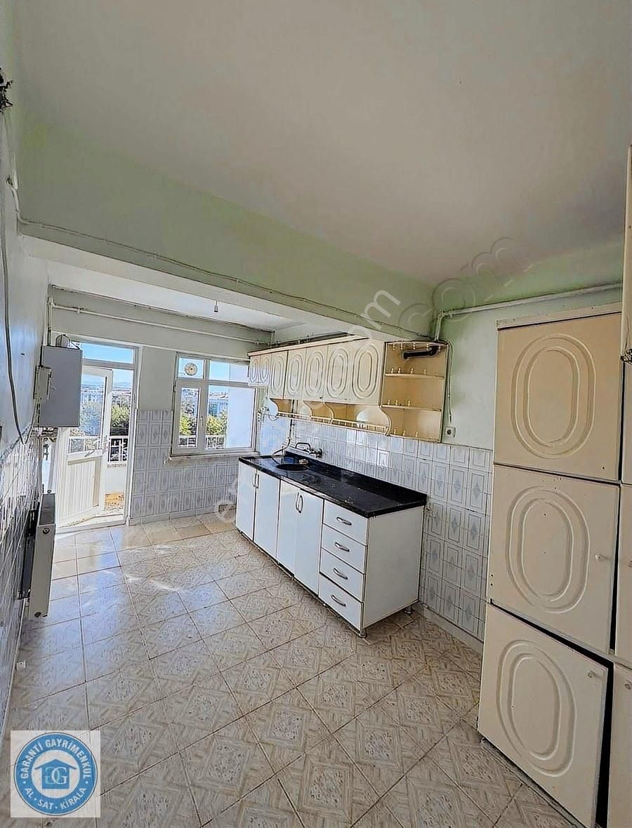 10 Nisan Polis Merkezi Karşısında Satılık 3+1 Daire
