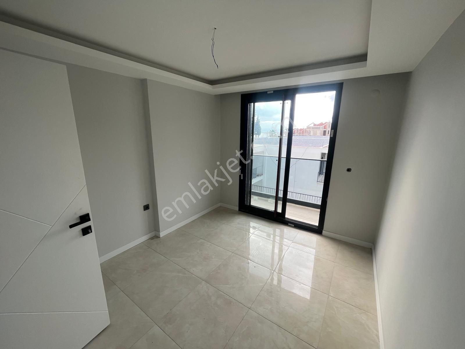 Kuşadası'nda Merkezi Konumda Deniz Manzaralı 2+1 Satılık Daire - Görsel 5