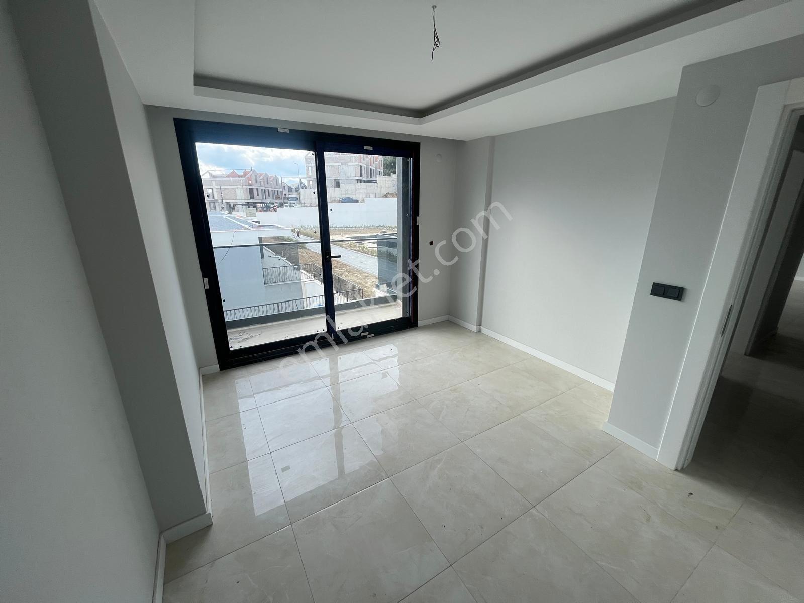 Nezih Bir Sitede Deniz Manzaralı 2+1 Satılık Daire - Görsel 6