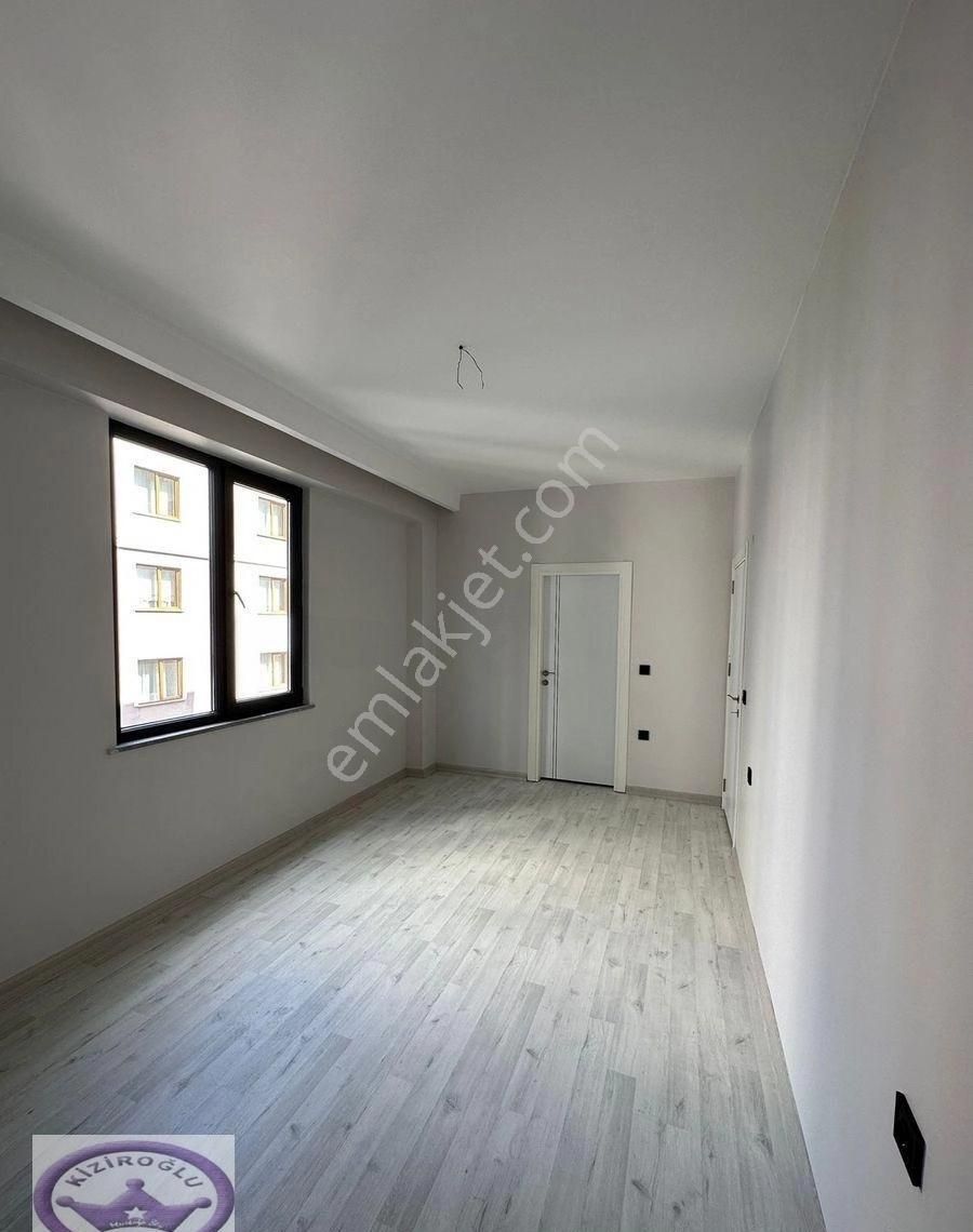 Minibüse Yakın Deprem Yönetmelikli Balkonlu Kombili Otoparklı Güney Cephe 2+1 - Görsel 23