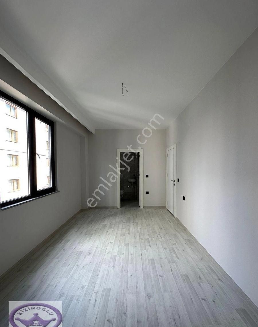 Minibüse Yakın Deprem Yönetmelikli Balkonlu Kombili Otoparklı Güney Cephe 2+1 - Görsel 18
