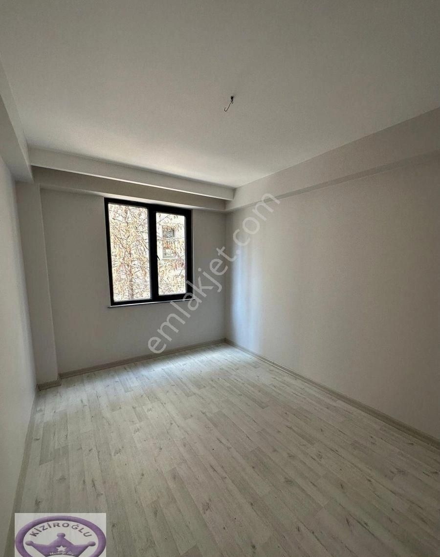 Minibüse Yakın Deprem Yönetmelikli Balkonlu Kombili Otoparklı Güney Cephe 2+1 - Görsel 15