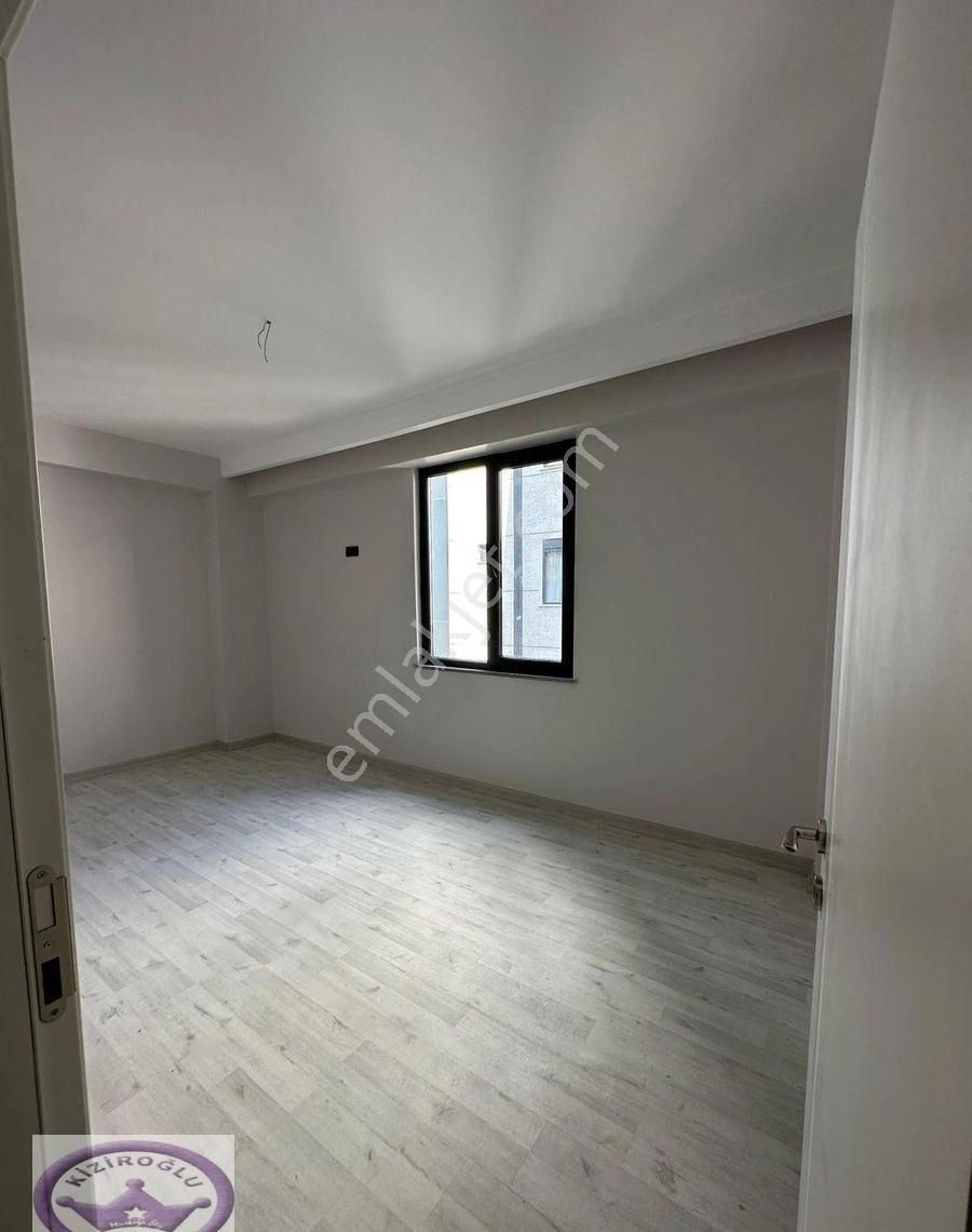 Minibüse Yakın Deprem Yönetmelikli Balkonlu Kombili Otoparklı Güney Cephe 2+1 - Görsel 11