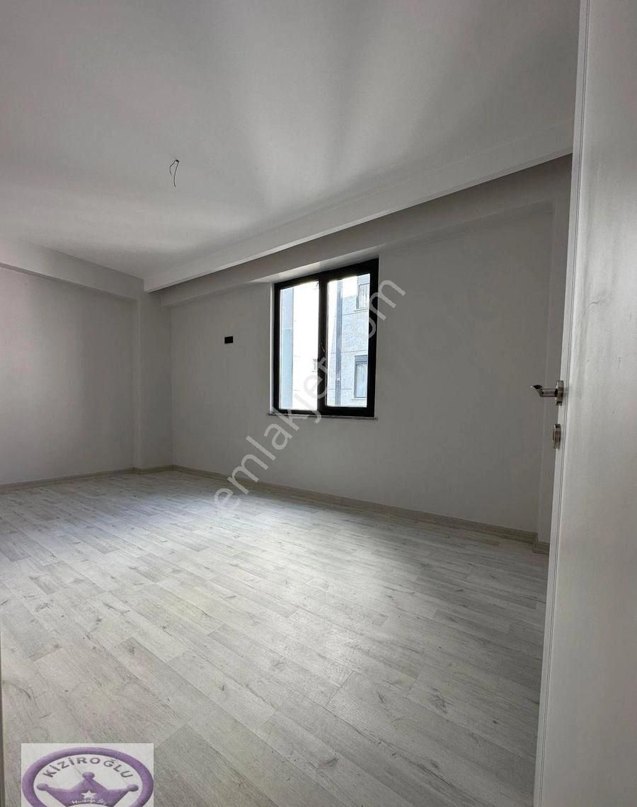 Minibüse Yakın Deprem Yönetmelikli Balkonlu Kombili Otoparklı Güney Cephe 2+1 - Görsel 34