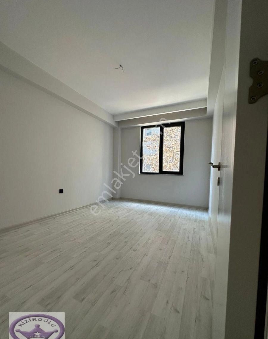 Minibüse Yakın Deprem Yönetmelikli Balkonlu Kombili Otoparklı Güney Cephe 2+1 - Görsel 22