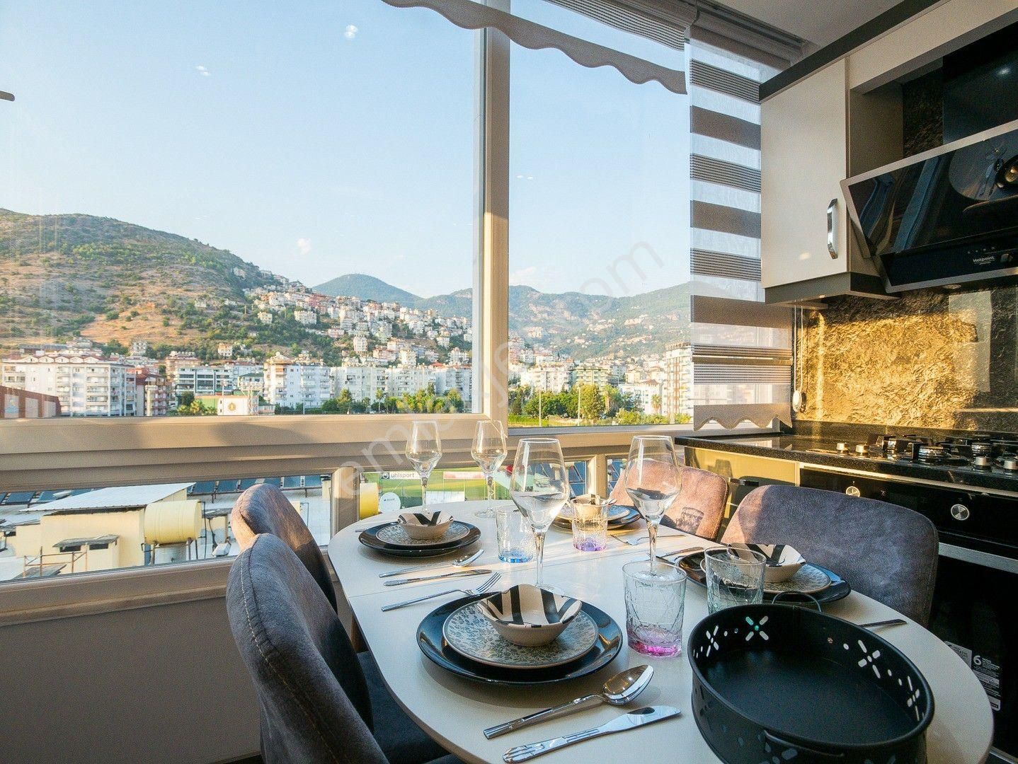 Alanya Merkez'de Satılık Full Eşyalı 1+1 Manzaralı Daire - Görsel 3