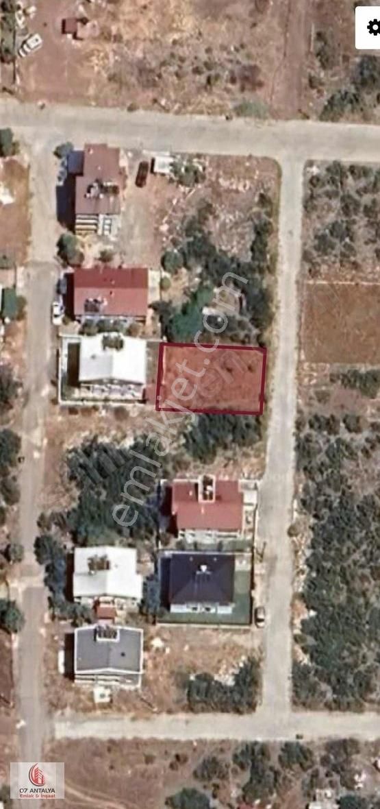Döşemealtı Yeniköy'de Kaçmaz Fırsat Satılık Villa Arsası