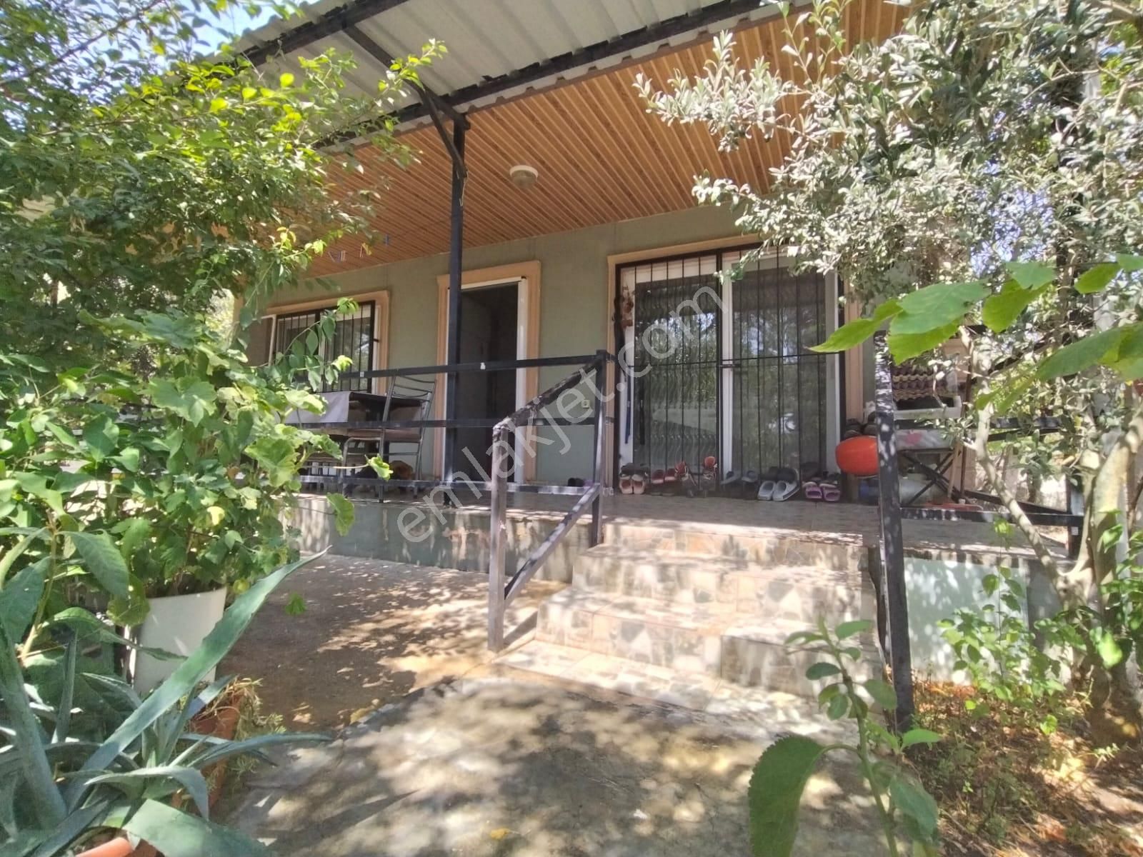 Menderes Kısık'ta 505 M2 Arsa İçinde 80 M2 2+1 Müstakil Ev