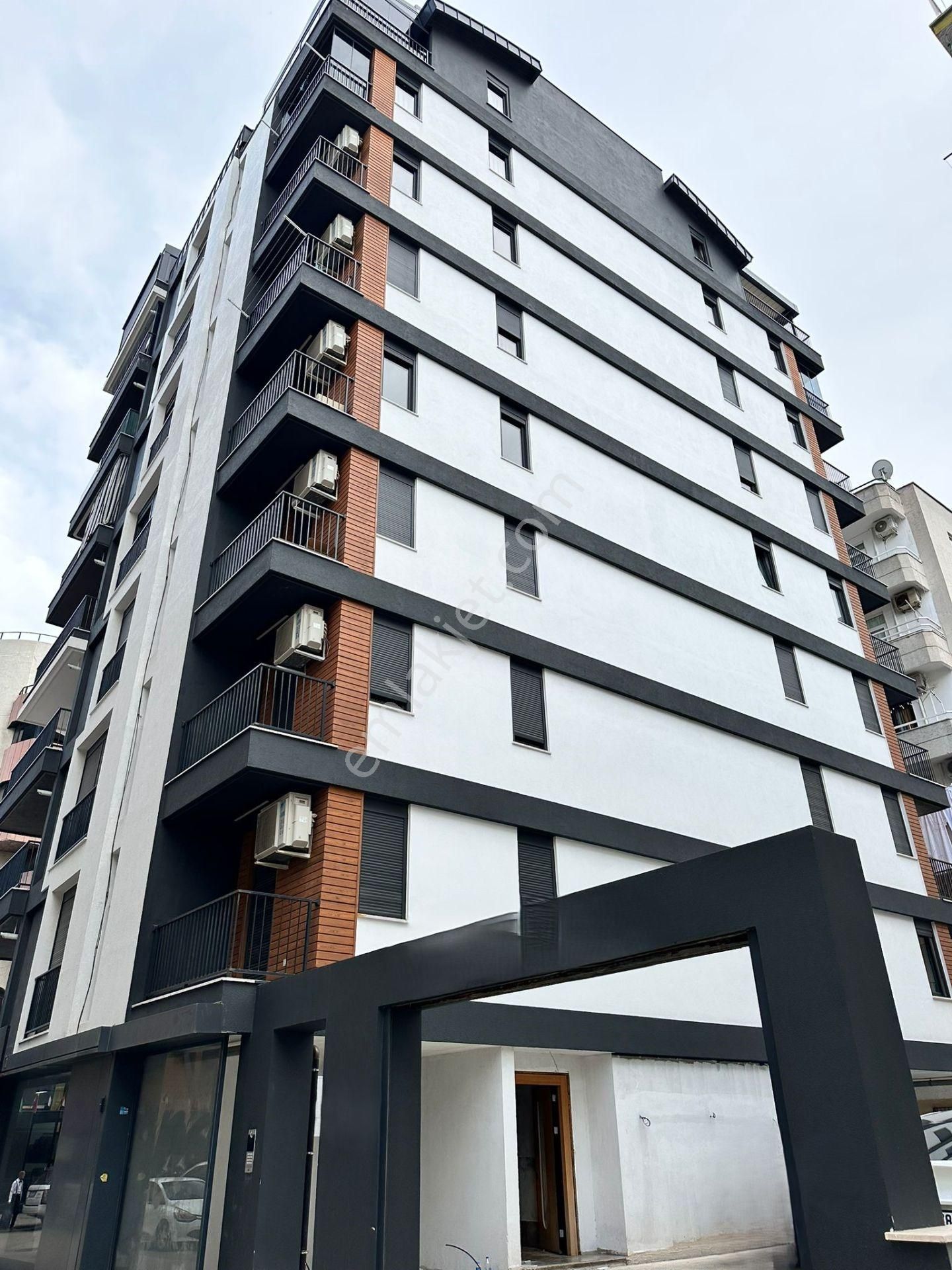 Deniz Mahallesinde Ebeveyn Banyolu, Kapalı Otoparklı, Geniş 2+1 Arakat Daire