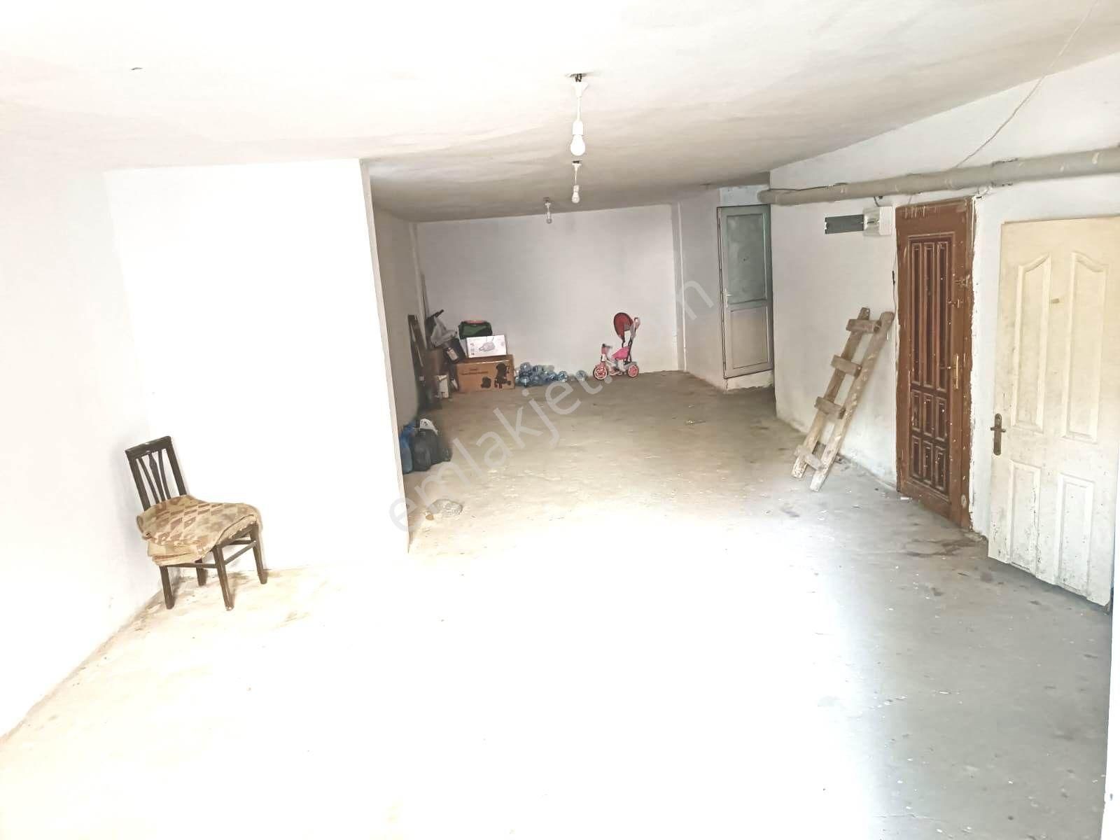 Satılık Dükkan Pendik Esenyalı Mahallesi